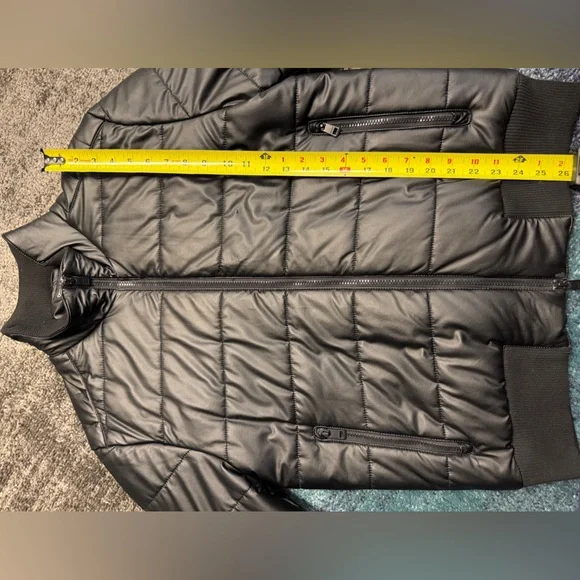 DKNY Men's Classic Black Puffer Jacket - Picture 7 of 10